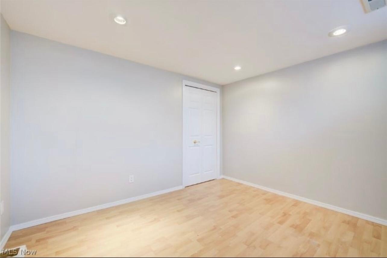 Building Photo - 32663 Jefferson Dr