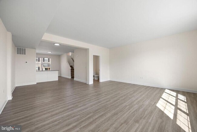 Building Photo - 611 Pony Ln