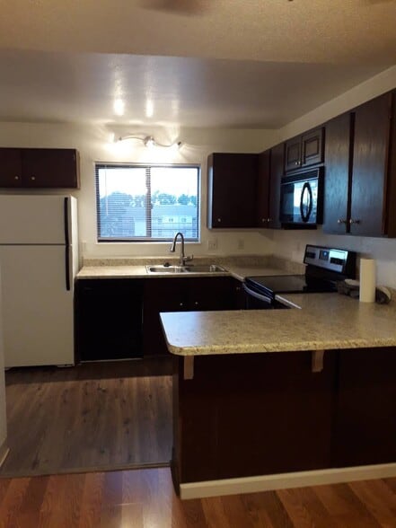 Building Photo - 2760 W 86th Ave