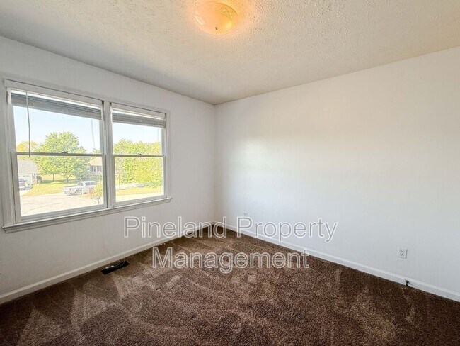 Building Photo - 815 Zapata Ln
