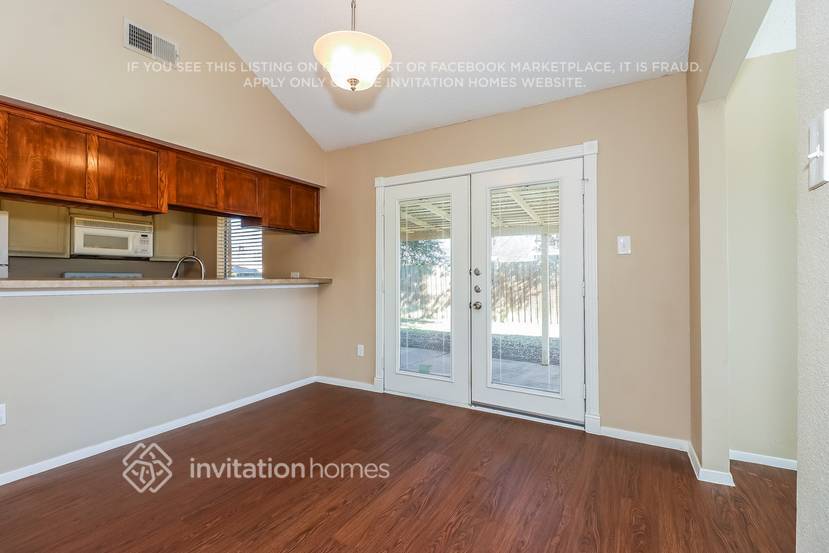 Building Photo - 313 Sunnyview Dr