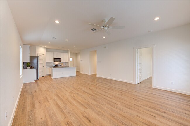 Building Photo - 29418 Emilys Rock Ln