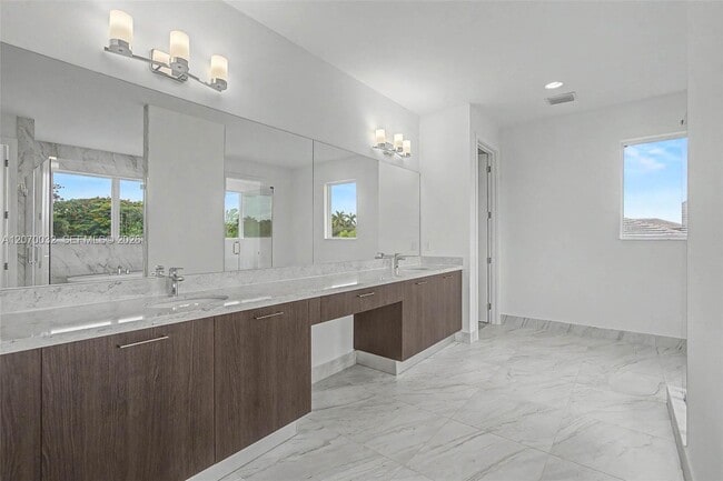 Building Photo - 2440 SW 122nd Ter