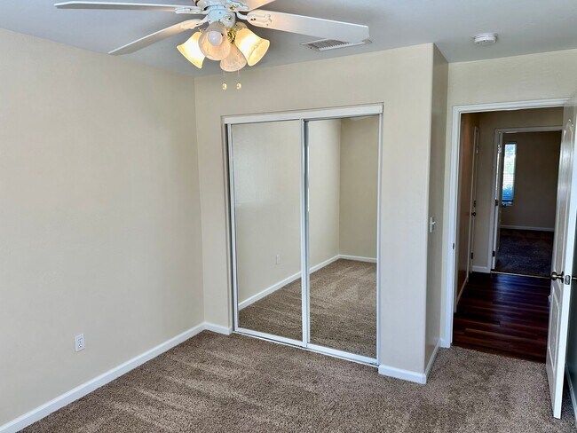 Building Photo - 5610 Charleville Ln