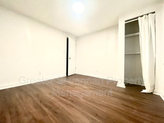 Building Photo - 1312 Love St