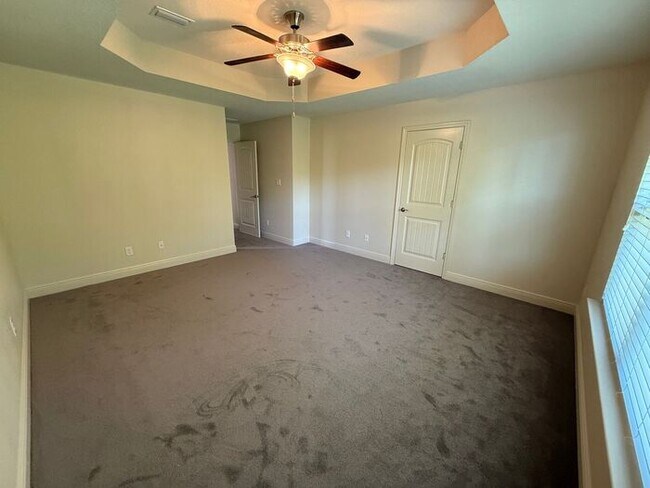 Building Photo - Pensacola - Weatherstone - 4 bedroom, 2.5 ...