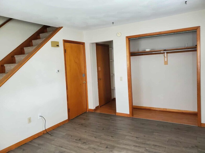 Building Photo - 252 Gompers Ave