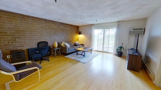Primary Photo - 115 W Squantum St