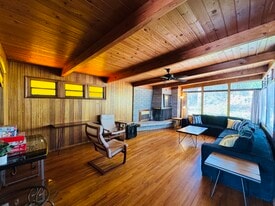 Building Photo - 5027 Campanile Dr