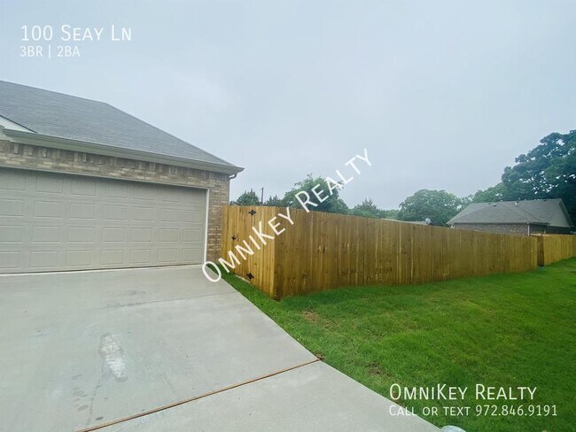 Building Photo - 100 Seay Ln