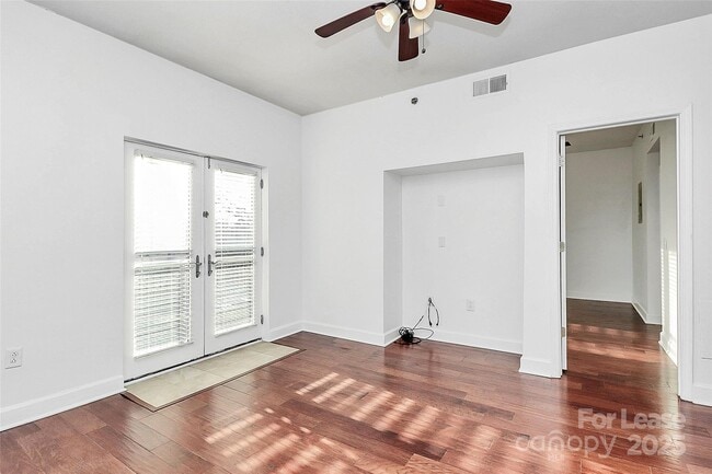 Building Photo - 1315 East Blvd