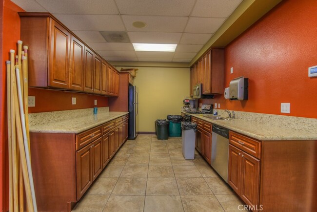 Building Photo - 1168 S Bay Hill Rd