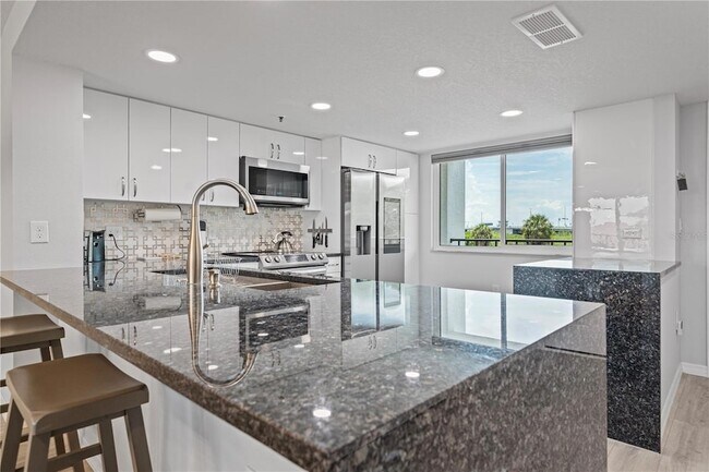 Building Photo - 19111 Vista Bay Dr