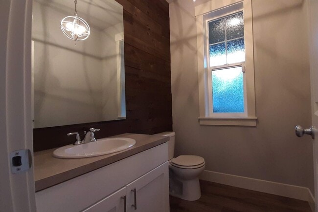 Building Photo - Magnificent Gig Harbor 4 Bed Home For Rent