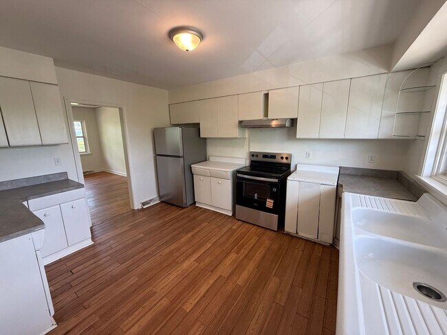 Building Photo - 114 Lookout Cir SW