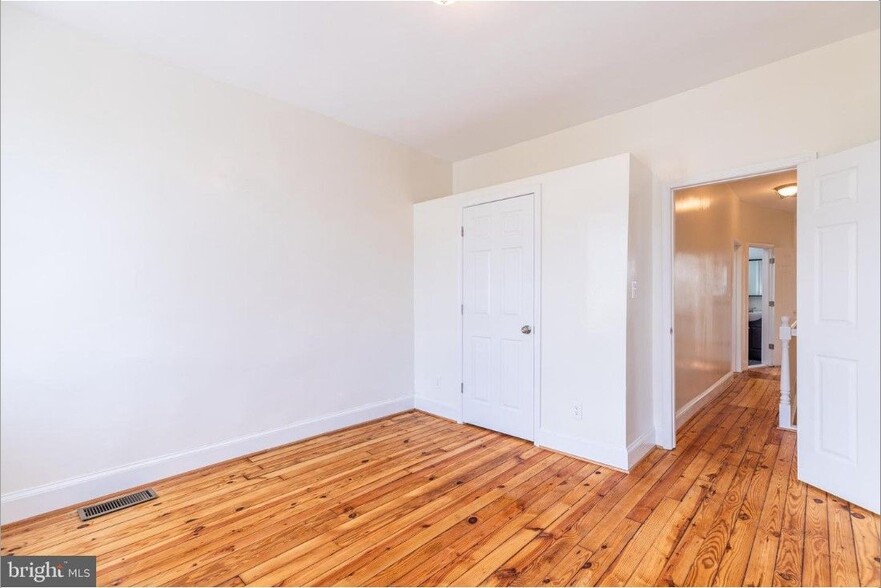 Building Photo - 122 S Loudon Ave
