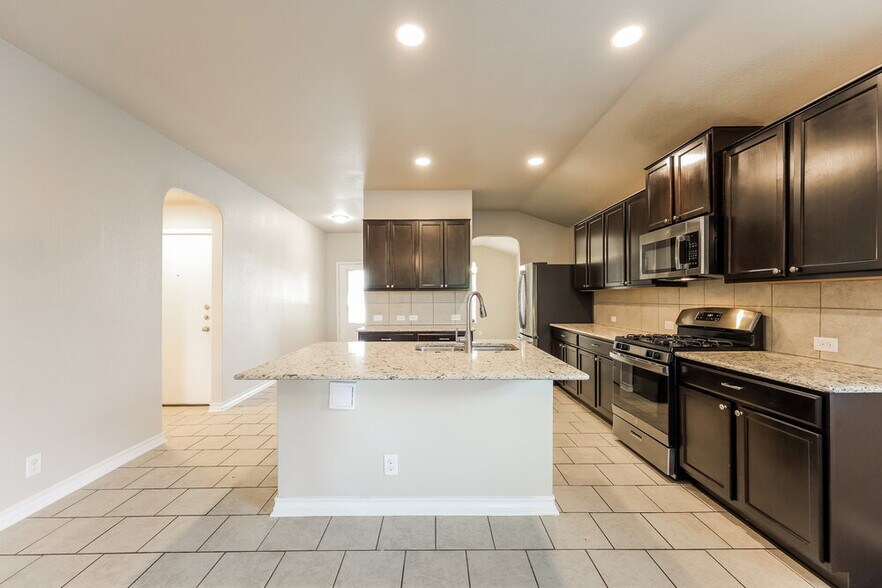 Building Photo - 2503 Barbwire Way