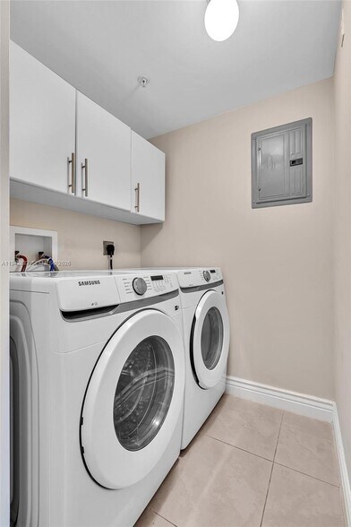 Building Photo - 17150 N Bay Rd