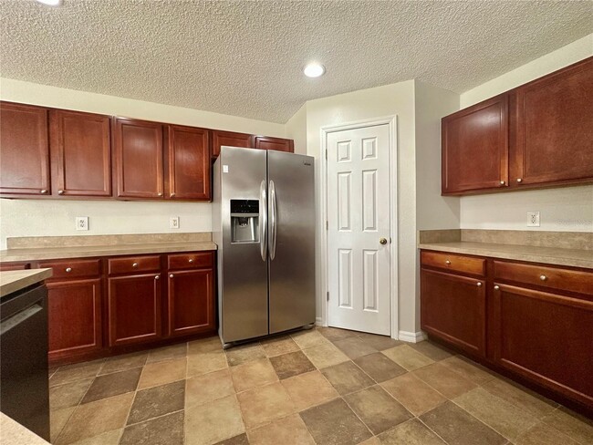 Building Photo - 224 Rona Ln