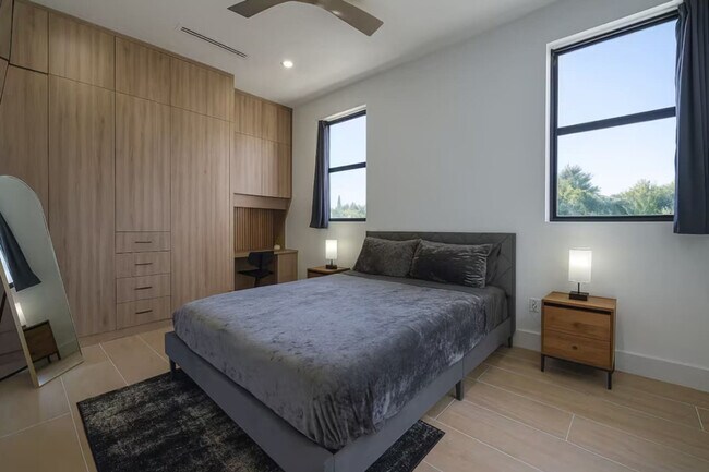 Building Photo - 1812 Miami Rd