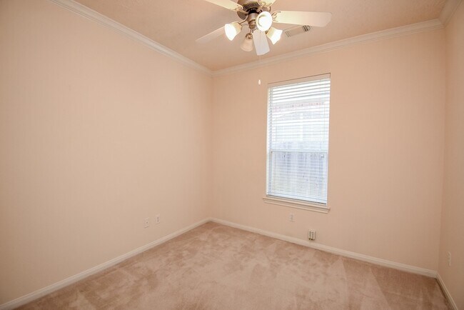 Building Photo - 10727 Gilford Crest Dr