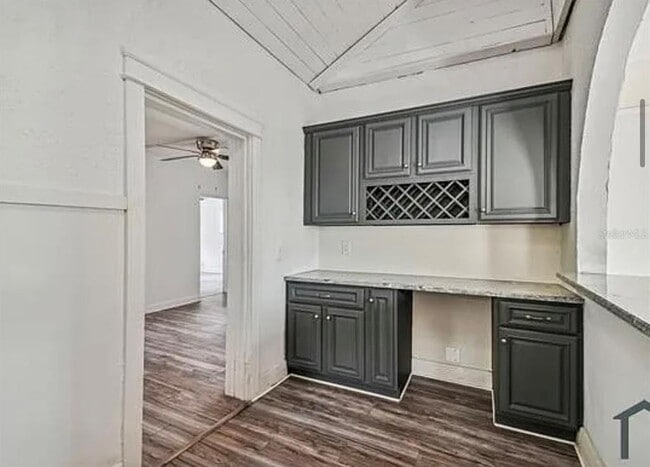 Building Photo - 1913 W Lemon St