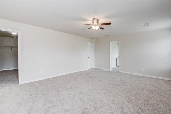 Building Photo - 21515 Pointed Oak Ln