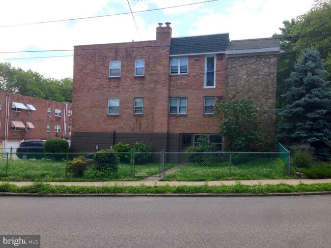 Building Photo - 5499 Quentin St