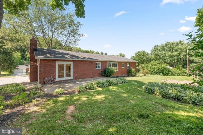 Building Photo - 6505 Panorama Dr