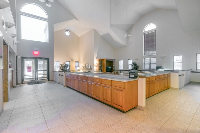 Common Area - 515 Donofrio Dr