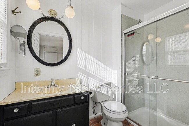 Building Photo - 211 SE 7th St