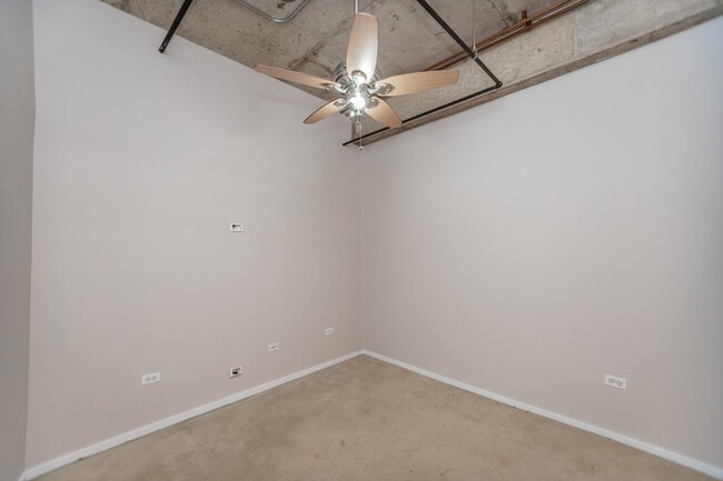 Building Photo - 6 S Laflin St