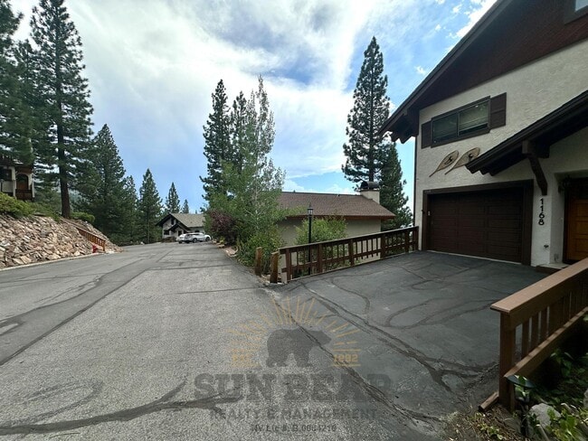 Building Photo - Panormic Lake Vew & Luxury Living in Tyrol...