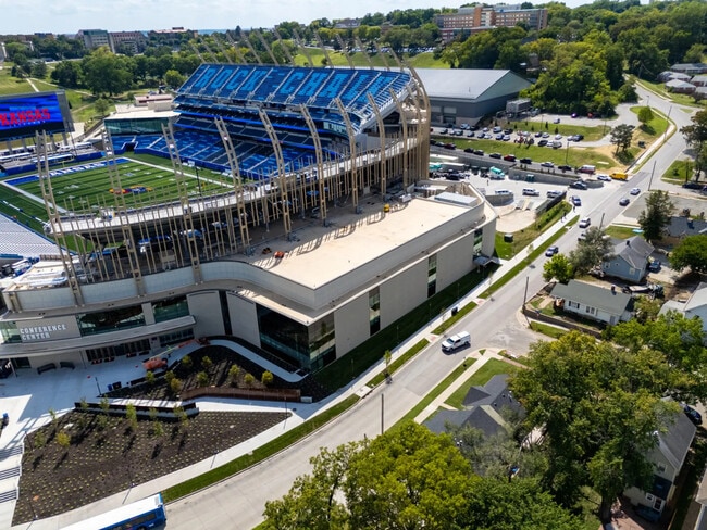 Building Photo - Stadium 2 Plex Lower
