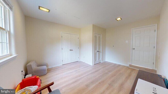 Building Photo - 5810 Helmsdale Ln