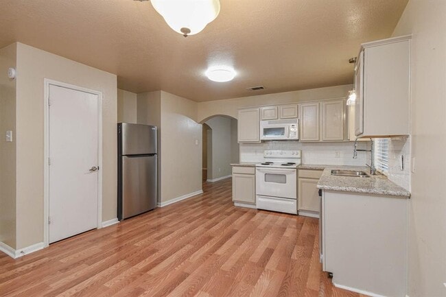 Building Photo - 19423 Ambrosia Falls Dr
