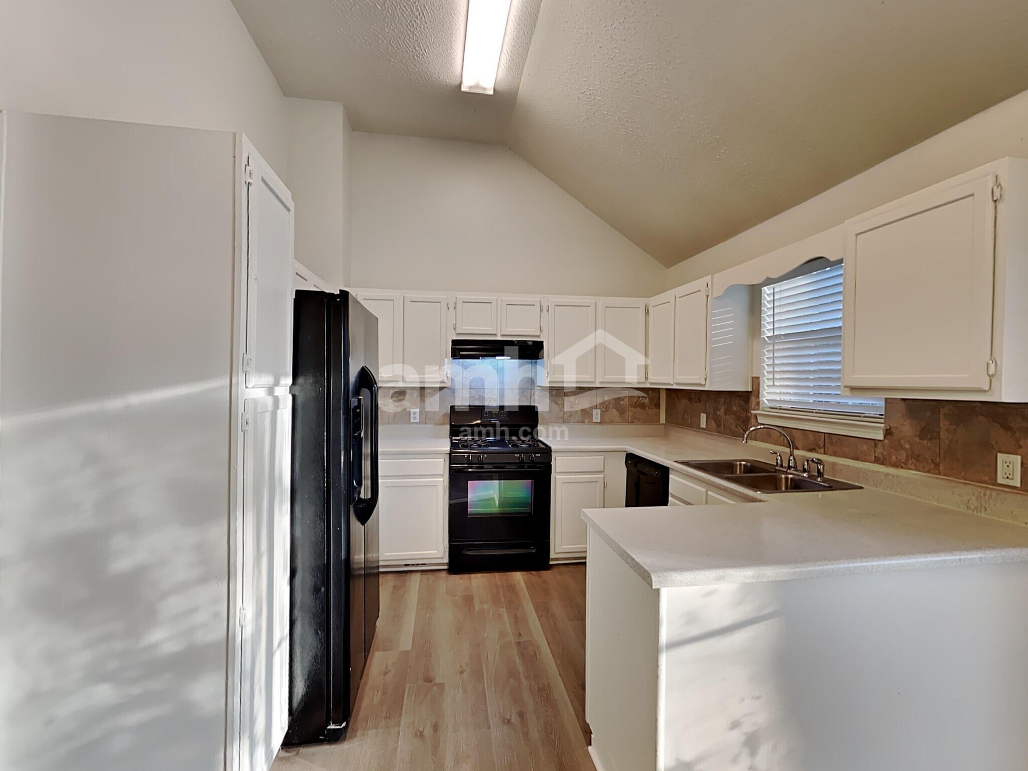 Building Photo - 154 Spring Creek Ct