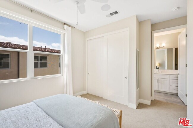 Building Photo - 4373 Paxton Pl