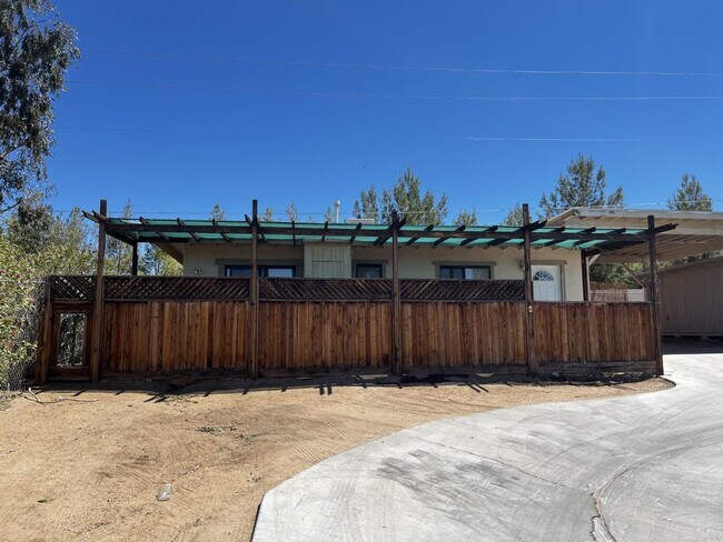 Building Photo - 56223 Navajo Trail