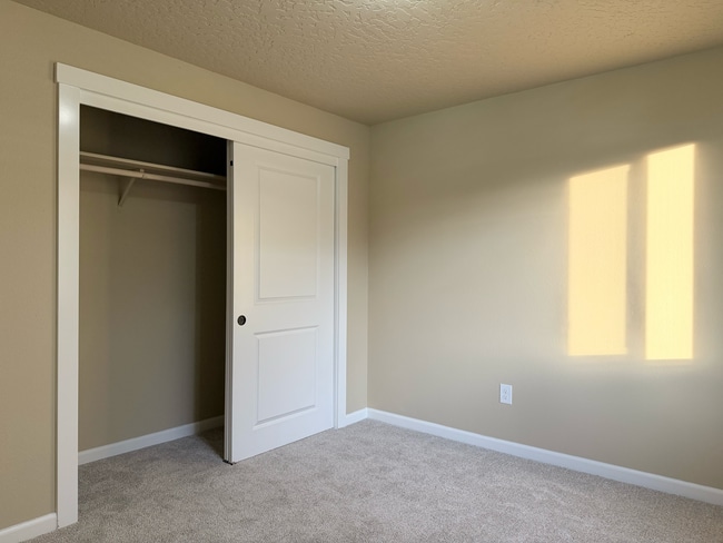 Building Photo - 919 Cove Arm Cir