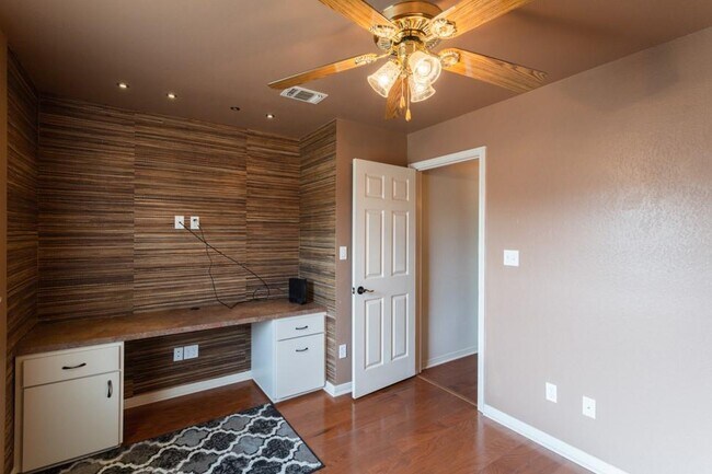 Building Photo - 1101 Cimarron Ct