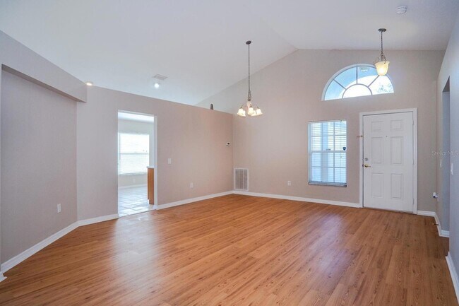 Building Photo - 10815 Lakeside Vista Dr