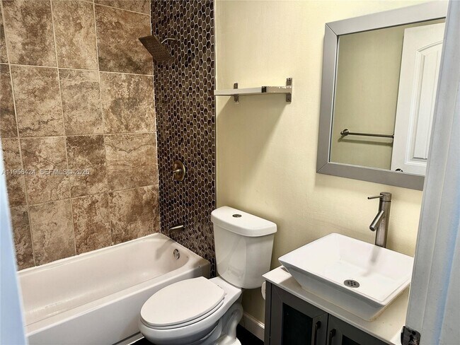 Building Photo - 4249 SW 154th Ave