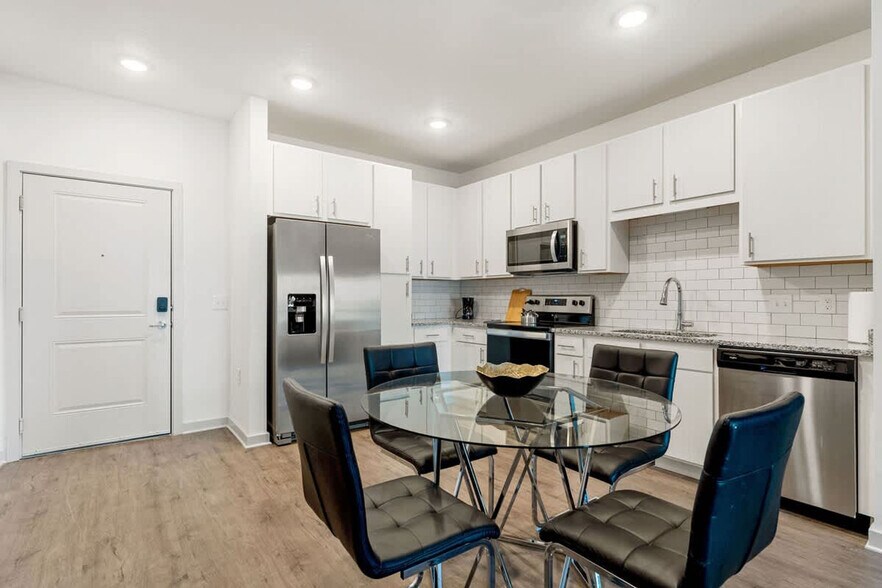 Building Photo - 14533 Star Water Rd