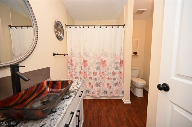Building Photo - 655 Almas Ct