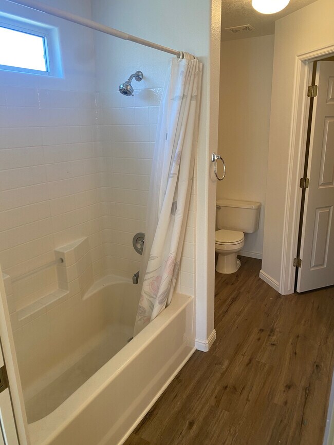 Building Photo - 1048 N 2100 W