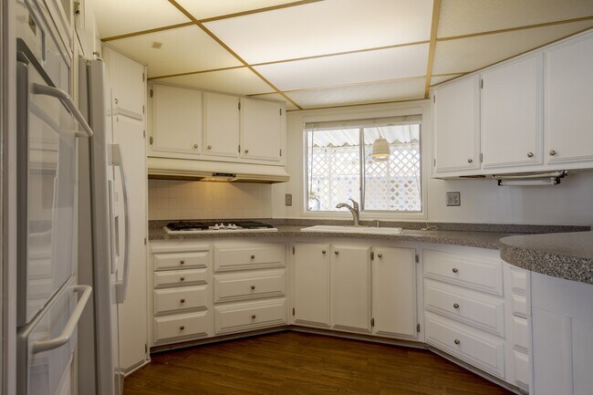 Building Photo - 25361 De Waide Ave