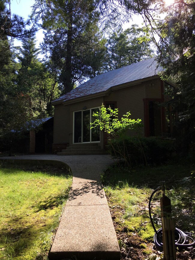 Building Photo - 13590 Banner Lava Cap Rd
