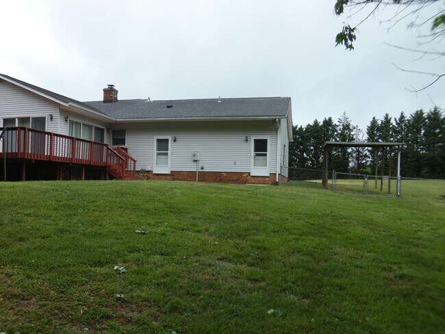 Building Photo - 10451 Edgehill Ln