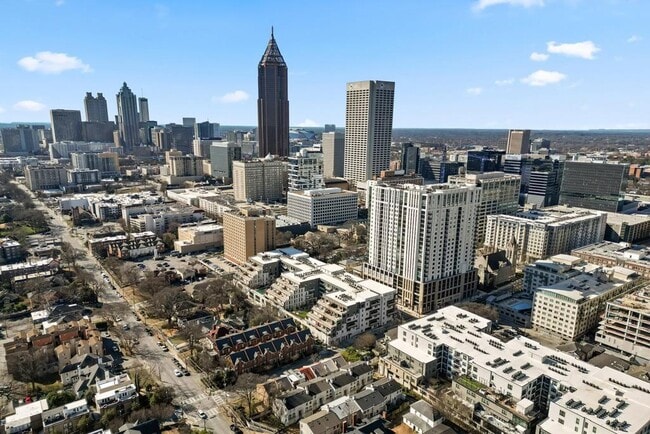 Building Photo - 775 Juniper St NE